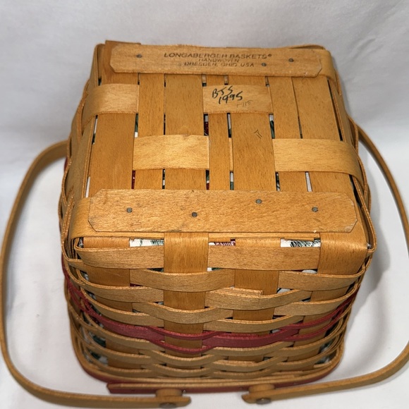 Longaberger 1995 Christmas Holliday Cranberry Basket with liner and protector - Picture 7 of 7